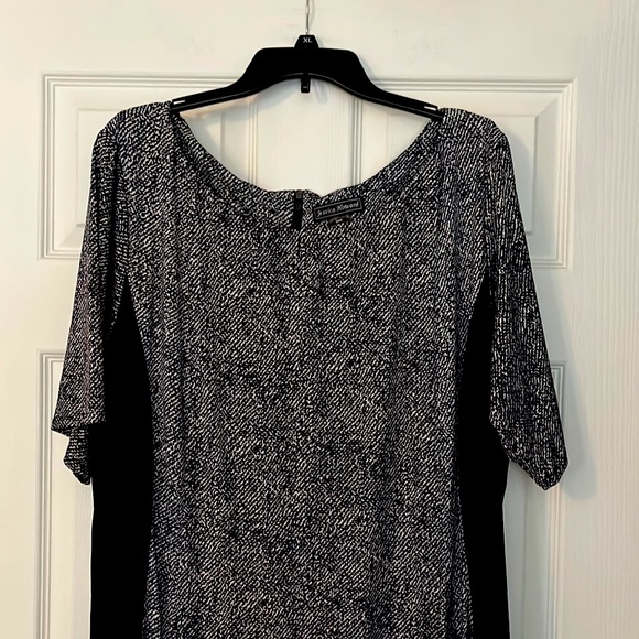 WOMEN’S PLUS SIZE DRESS : SIZE 24W - Picture 2 of 3